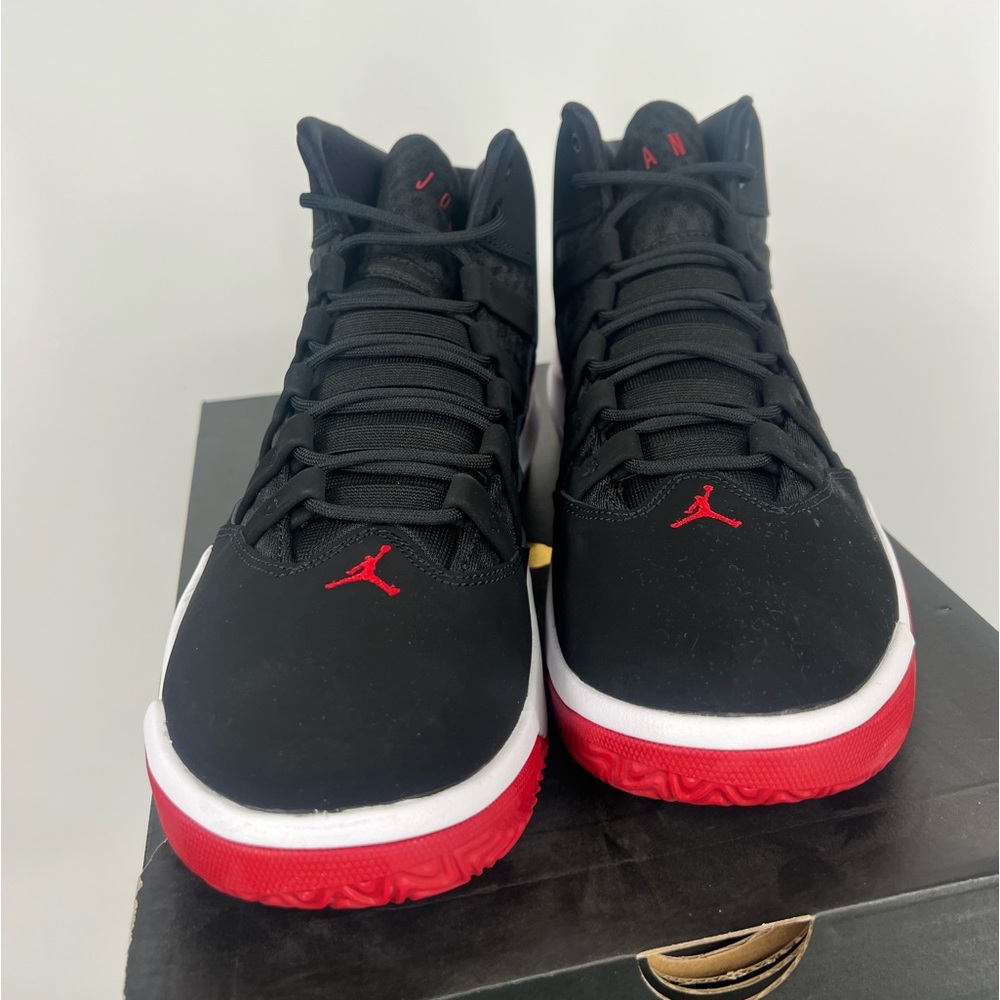 Jordan Max Aura Men Black Red Size 10 - Picture 2 of 4